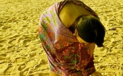 宝贝腿张大点就可以吃到扇贝了